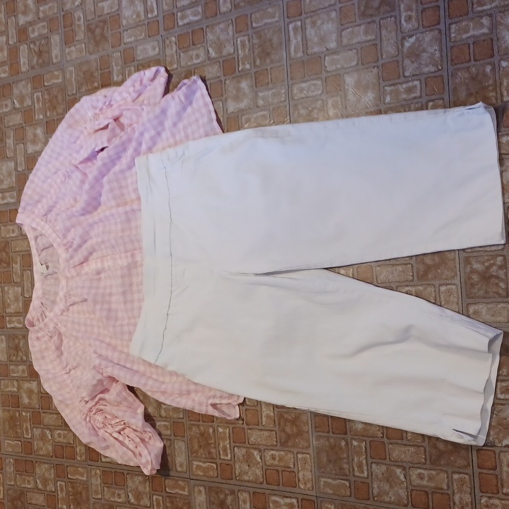Ruby Rd. White Pull On Capris Size 16W Cato's 18/20 Top